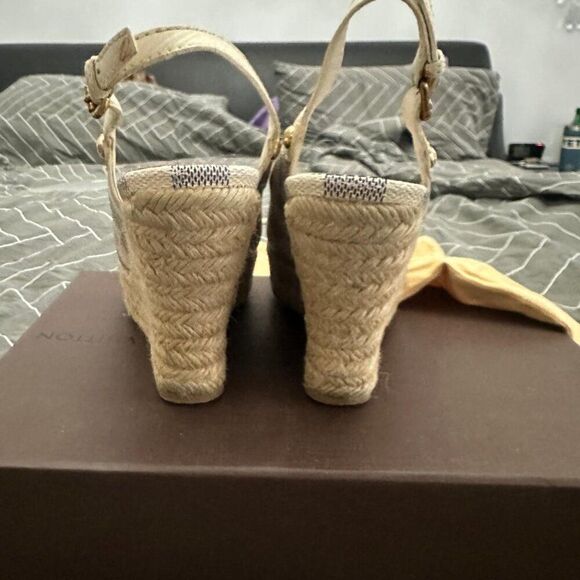 Louis Vuitton Damier Azur wedge sandals - Picture 3 of 11